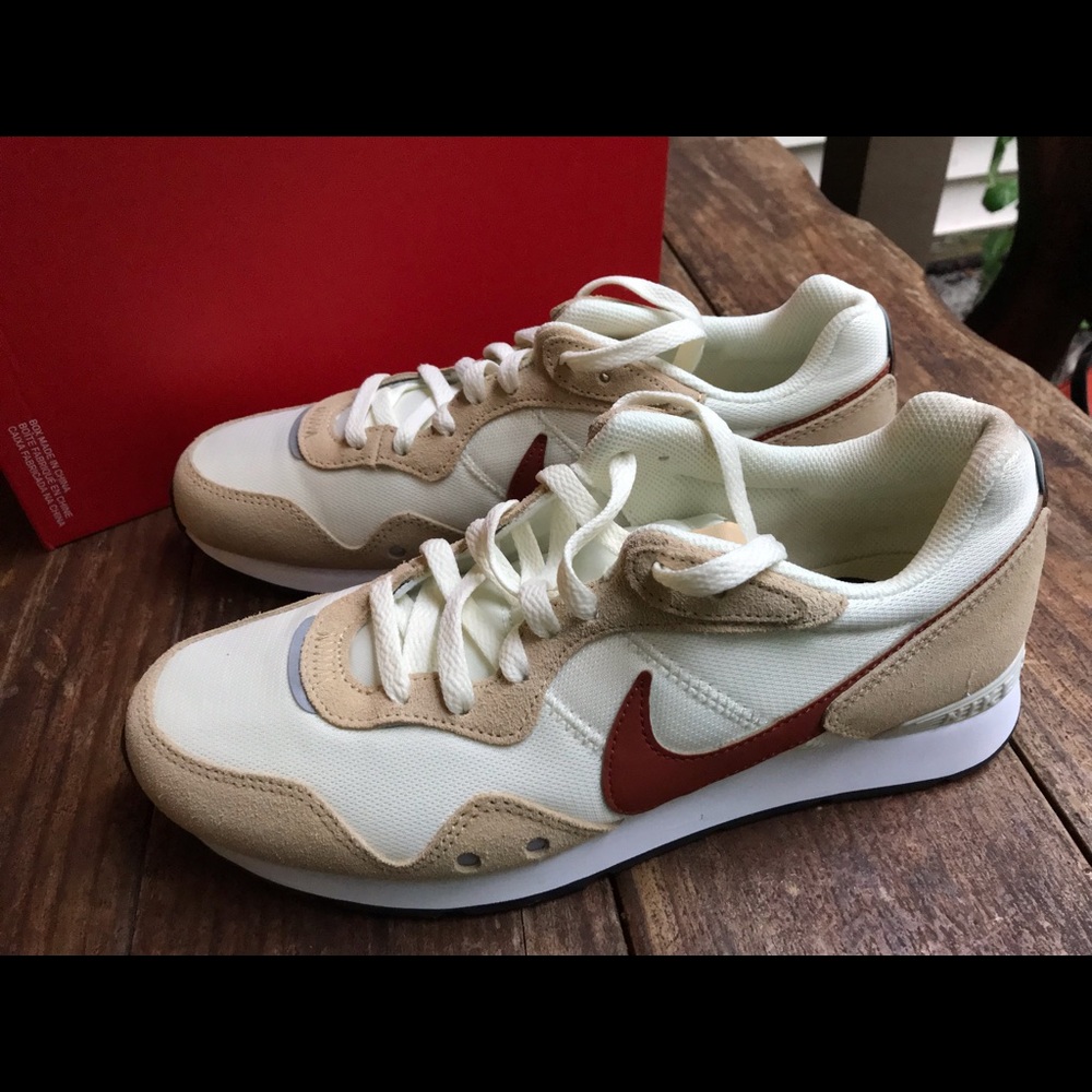 COPY - NIKE WMS VENTURE RUNNER